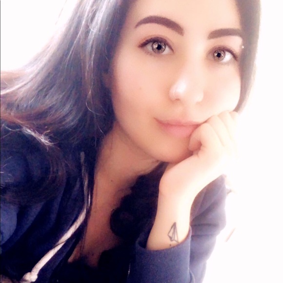 Meet your Posher, Marisa - Picture 1 of 1